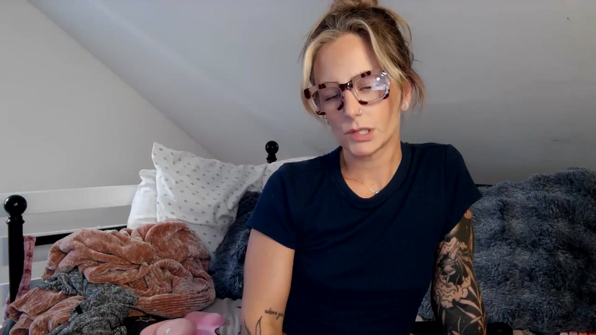 Gallery image thumbnail from Lena_bee's myfreecams stream on, 10/07/2024, 19:36 image 4 of 20