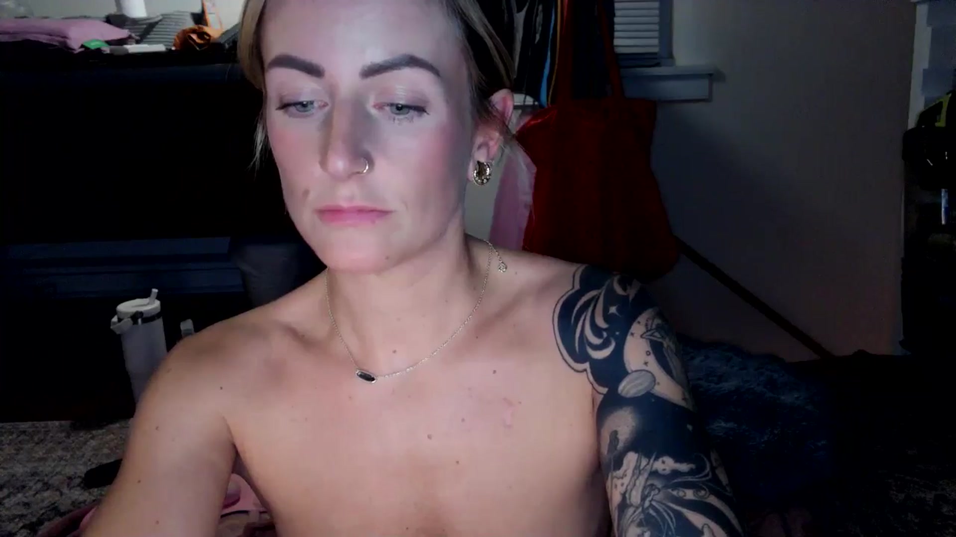 Gallery image thumbnail from Lena_bee's myfreecams stream on, 10/11/2024, 03:50 image 20 of 20