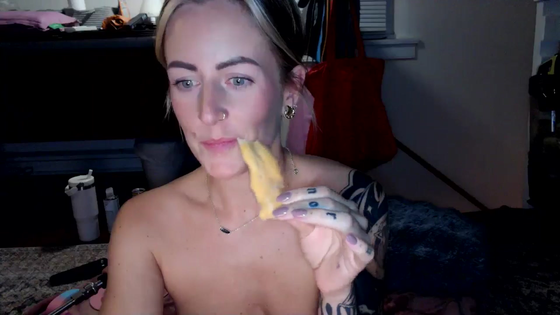 Gallery image thumbnail from Lena_bee's myfreecams stream on, 10/11/2024, 03:50 image 13 of 20
