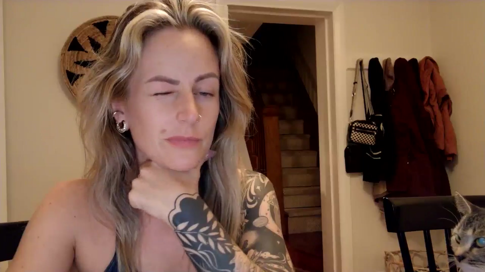 Gallery image thumbnail from Lena_bee's myfreecams stream on, 10/13/2024, 04:48 image 9 of 20