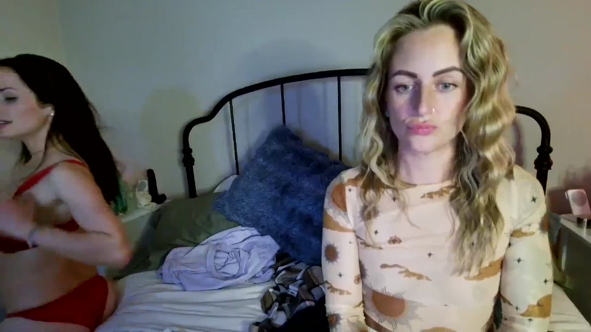 Gallery image thumbnail from Lena_bee's myfreecams stream on, 10/26/2024, 04:44 image 16 of 20