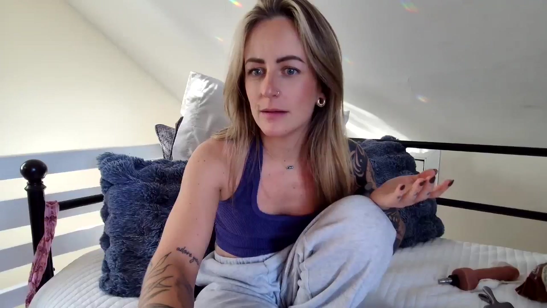 Gallery image thumbnail from Lena_bee's myfreecams stream on, 11/18/2024, 19:53 image 18 of 20