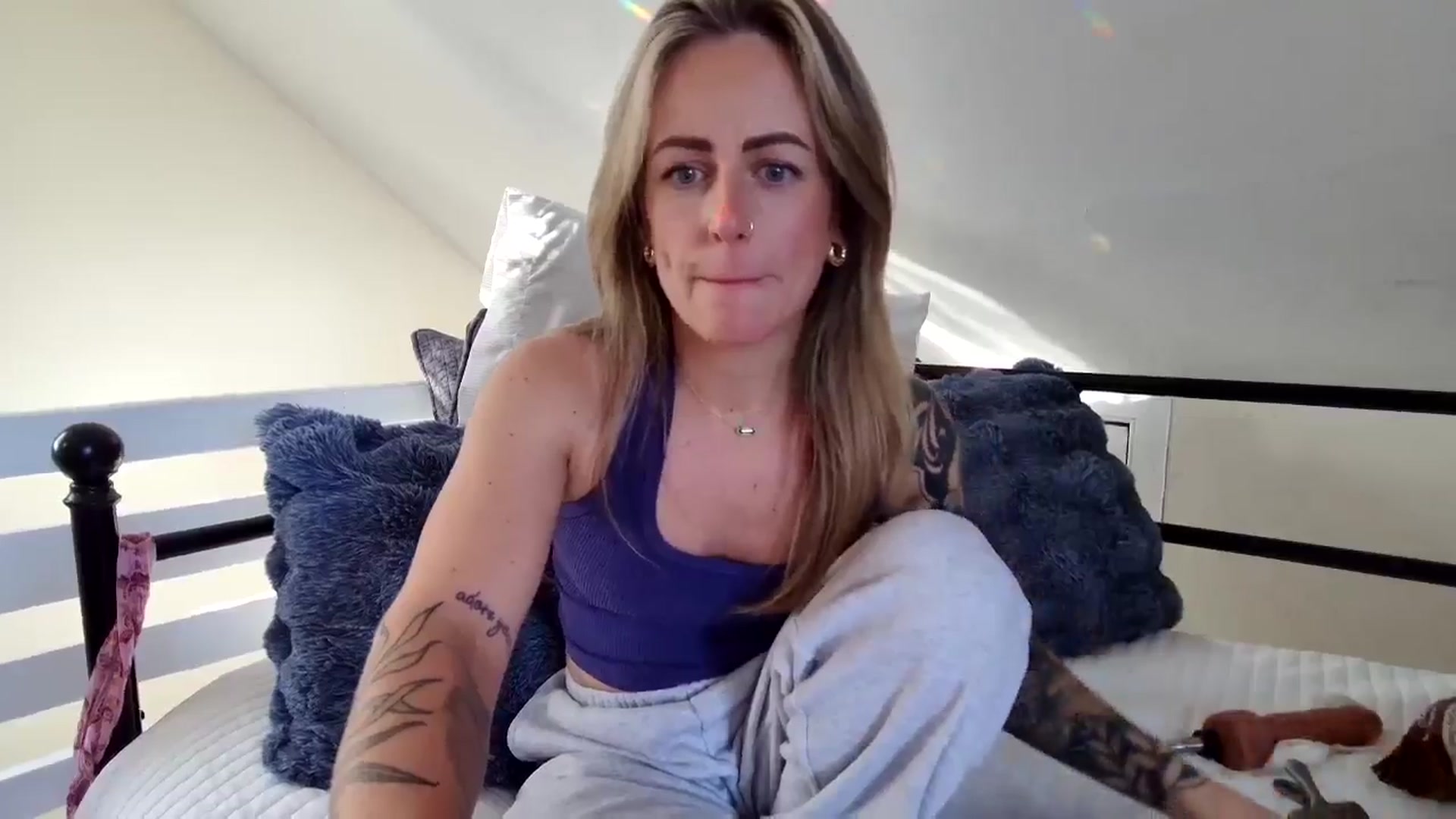 Gallery image thumbnail from Lena_bee's myfreecams stream on, 11/18/2024, 19:53 image 19 of 20