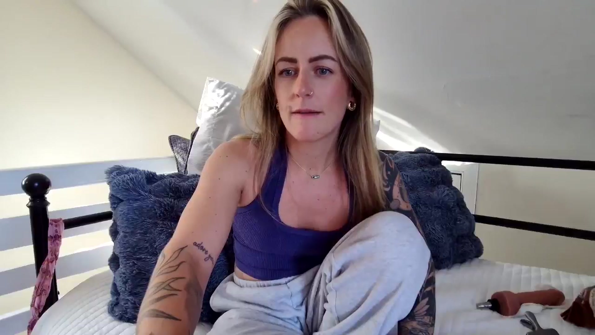 Gallery image thumbnail from Lena_bee's myfreecams stream on, 11/18/2024, 19:53 image 20 of 20