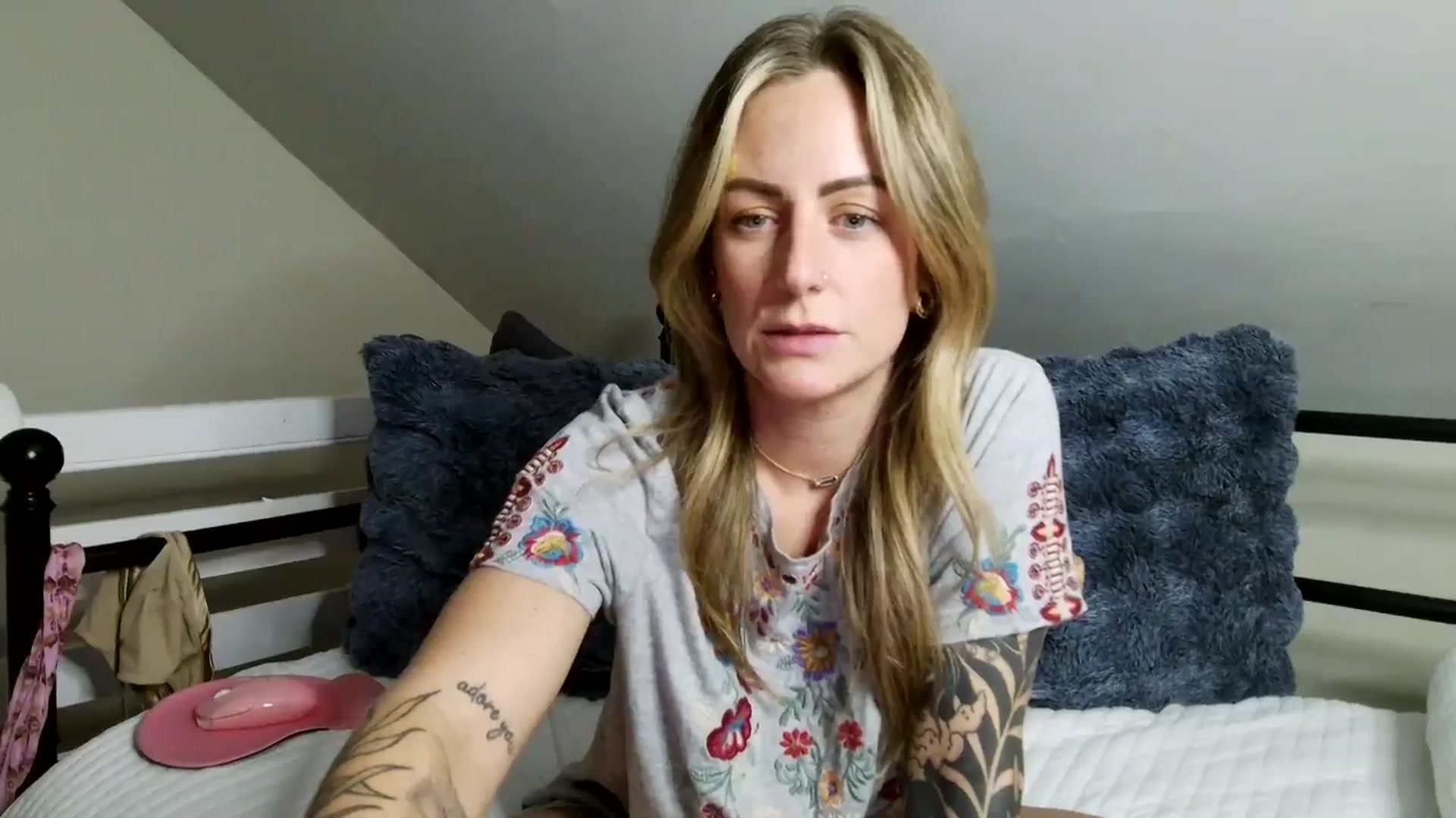 Gallery image thumbnail from Lena_bee's myfreecams stream on, 11/29/2024, 05:41 image 6 of 20