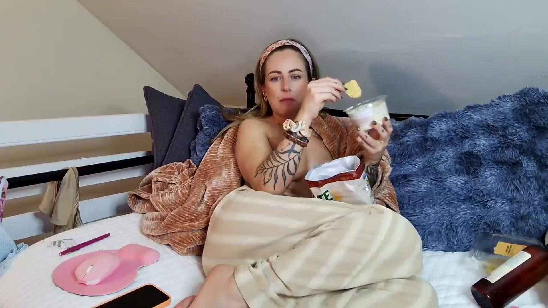 Gallery image thumbnail from Lena_bee's myfreecams stream on, 11/30/2024, 04:25 image 18 of 20