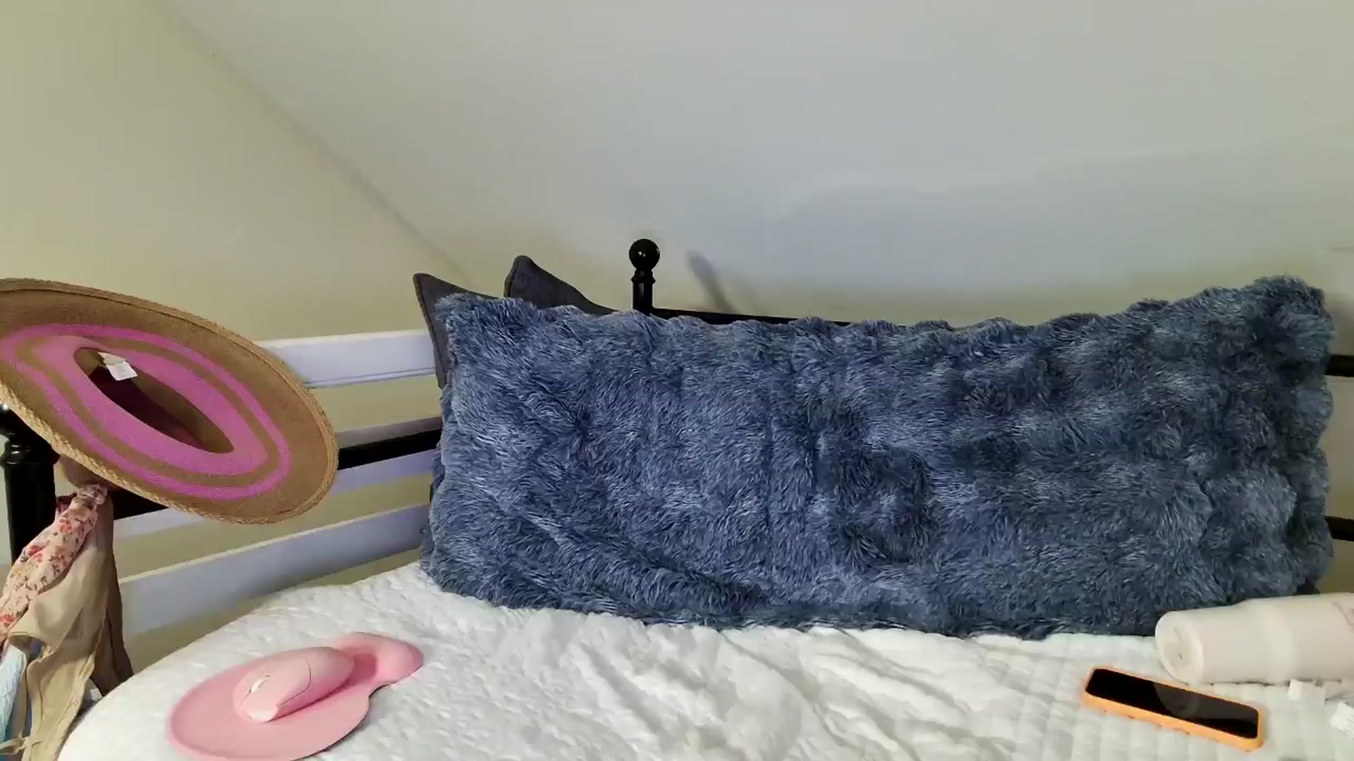 Gallery image thumbnail from Lena_bee's myfreecams stream on, 12/01/2024, 02:50 image 9 of 20