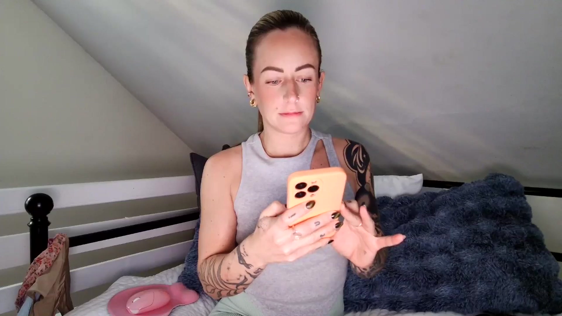 Gallery image thumbnail from Lena_bee's myfreecams stream on, 12/02/2024, 20:53 image 20 of 20