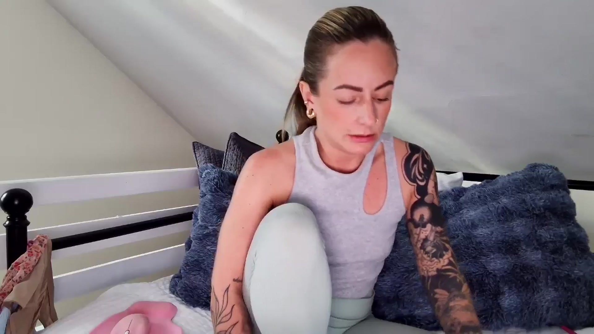 Gallery image thumbnail from Lena_bee's myfreecams stream on, 12/02/2024, 20:53 image 6 of 20