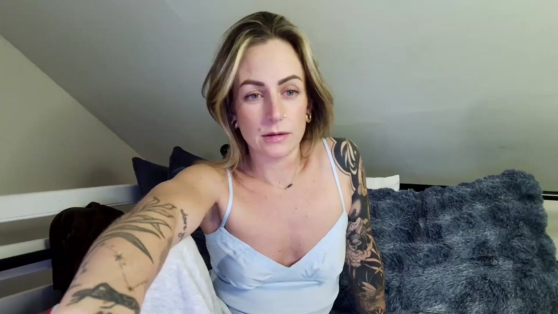 Gallery image thumbnail from Lena_bee's myfreecams stream on, 12/05/2024, 06:07 image 17 of 20