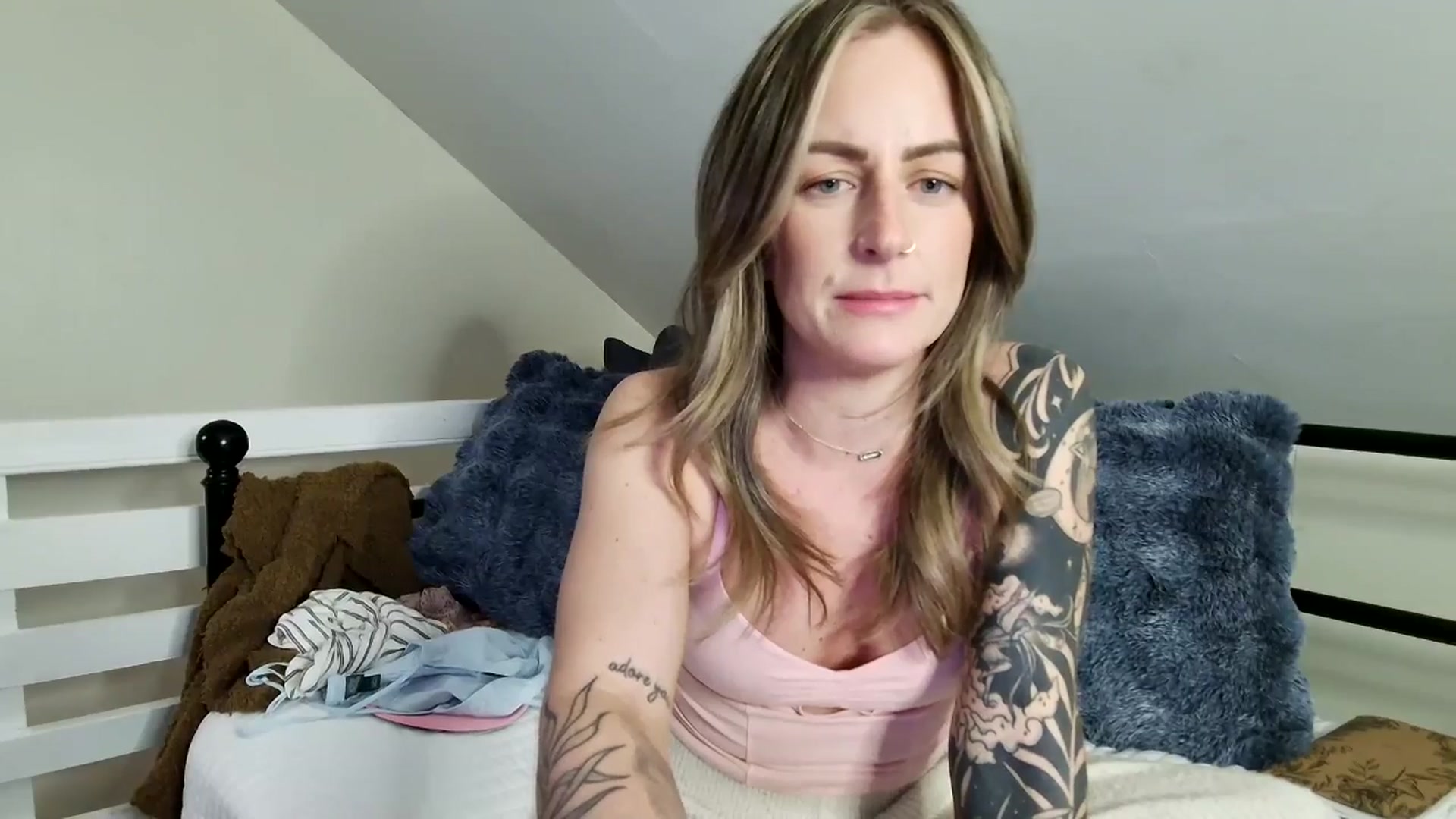 Gallery image thumbnail from Lena_bee's myfreecams stream on, 12/13/2024, 01:21 image 11 of 20