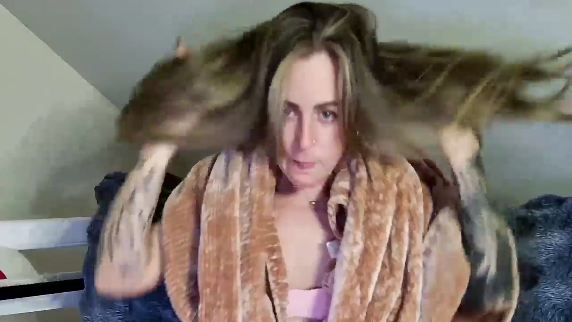 Gallery image thumbnail from Lena_bee's myfreecams stream on, 12/13/2024, 06:08 image 19 of 20