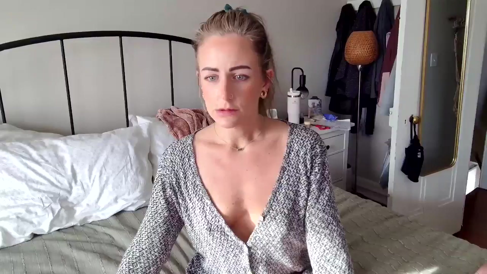 Gallery image thumbnail from Lena_bee's myfreecams stream on, 12/19/2024, 20:26 image 8 of 20