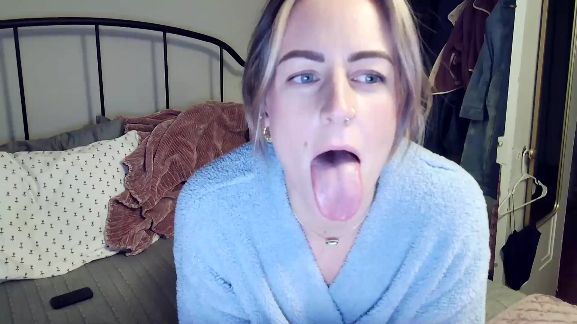 Gallery image thumbnail from Lena_bee's myfreecams stream on, 12/31/2024, 22:57 image 16 of 20