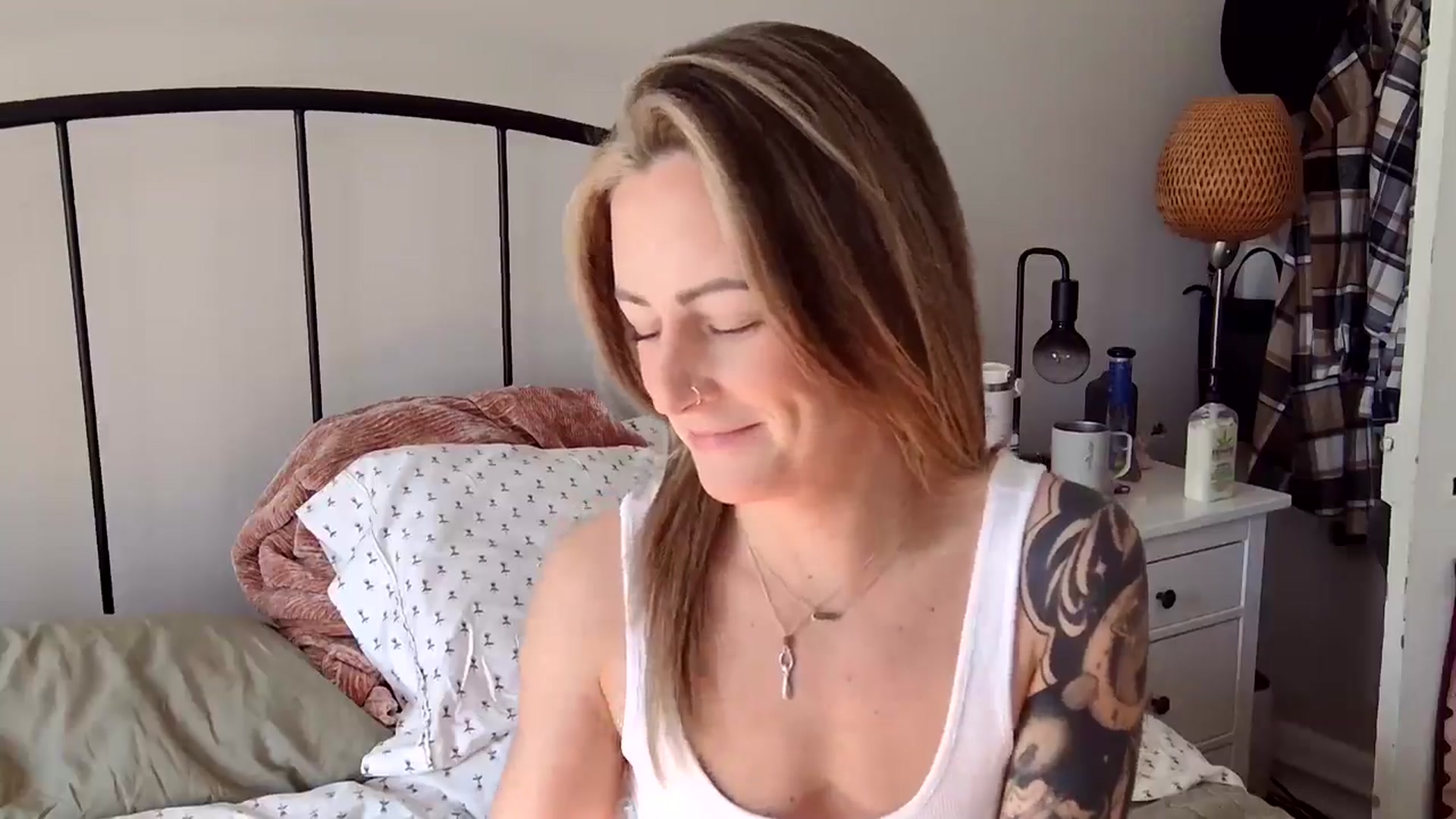 Gallery image thumbnail from Lena_bee's myfreecams stream on, 01/07/2025, 19:54 image 5 of 20