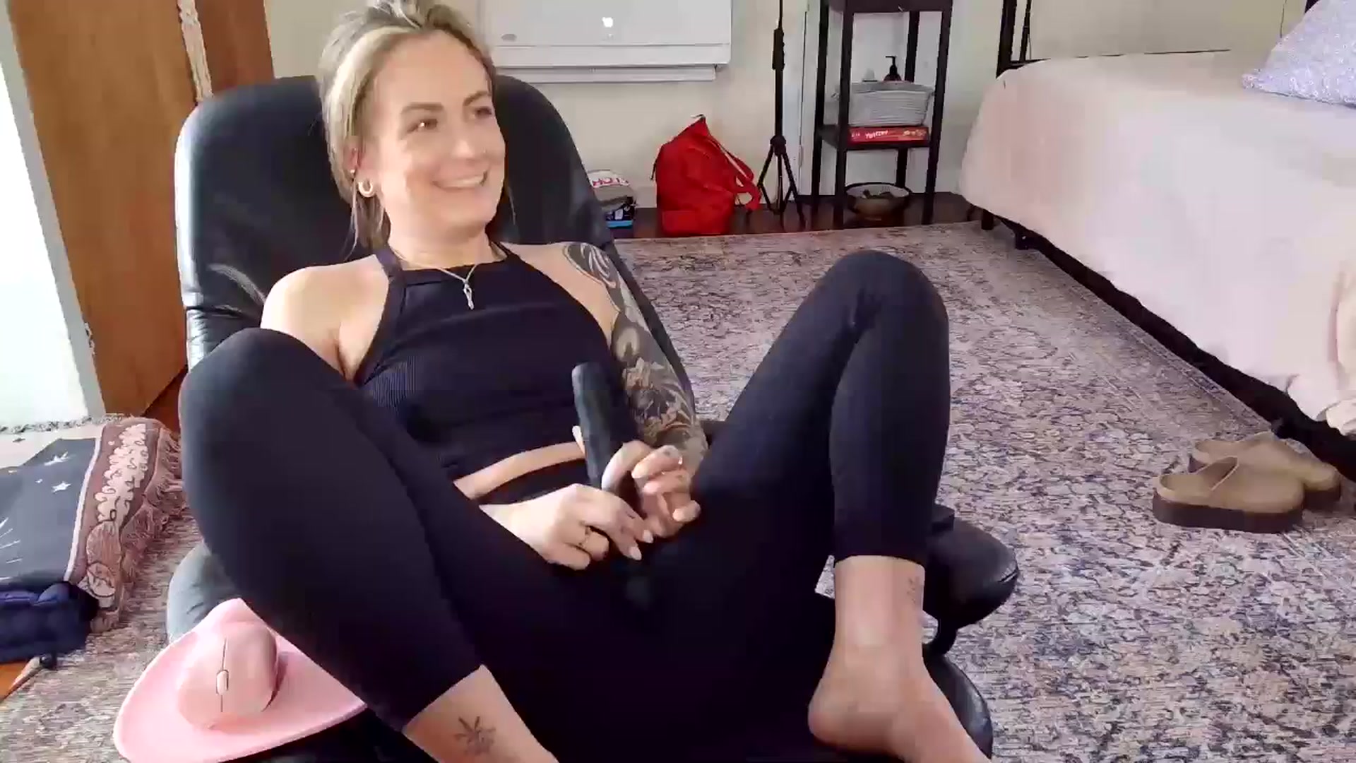 Gallery image thumbnail from Lena_bee's myfreecams stream on, 01/08/2025, 19:30 image 19 of 20