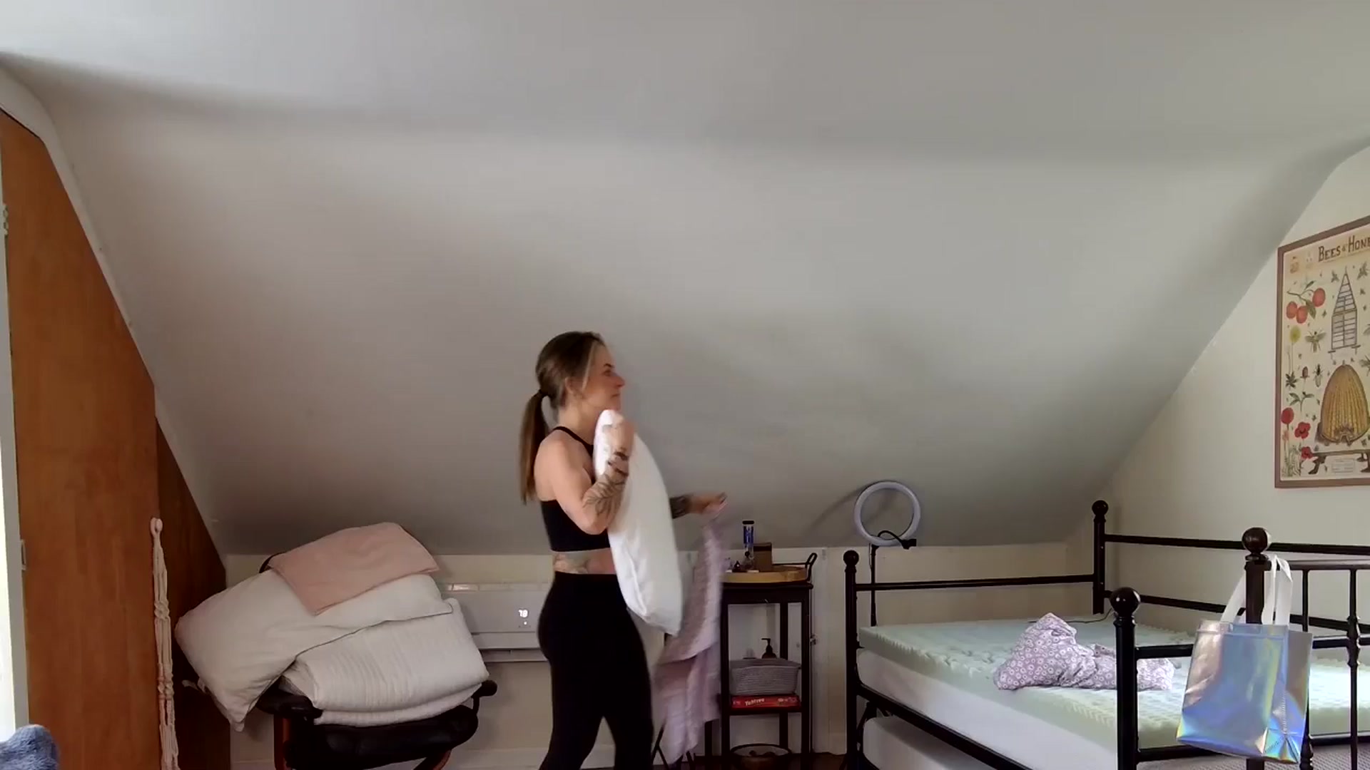 Gallery image thumbnail from Lena_bee's myfreecams stream on, 01/08/2025, 19:30 image 8 of 20
