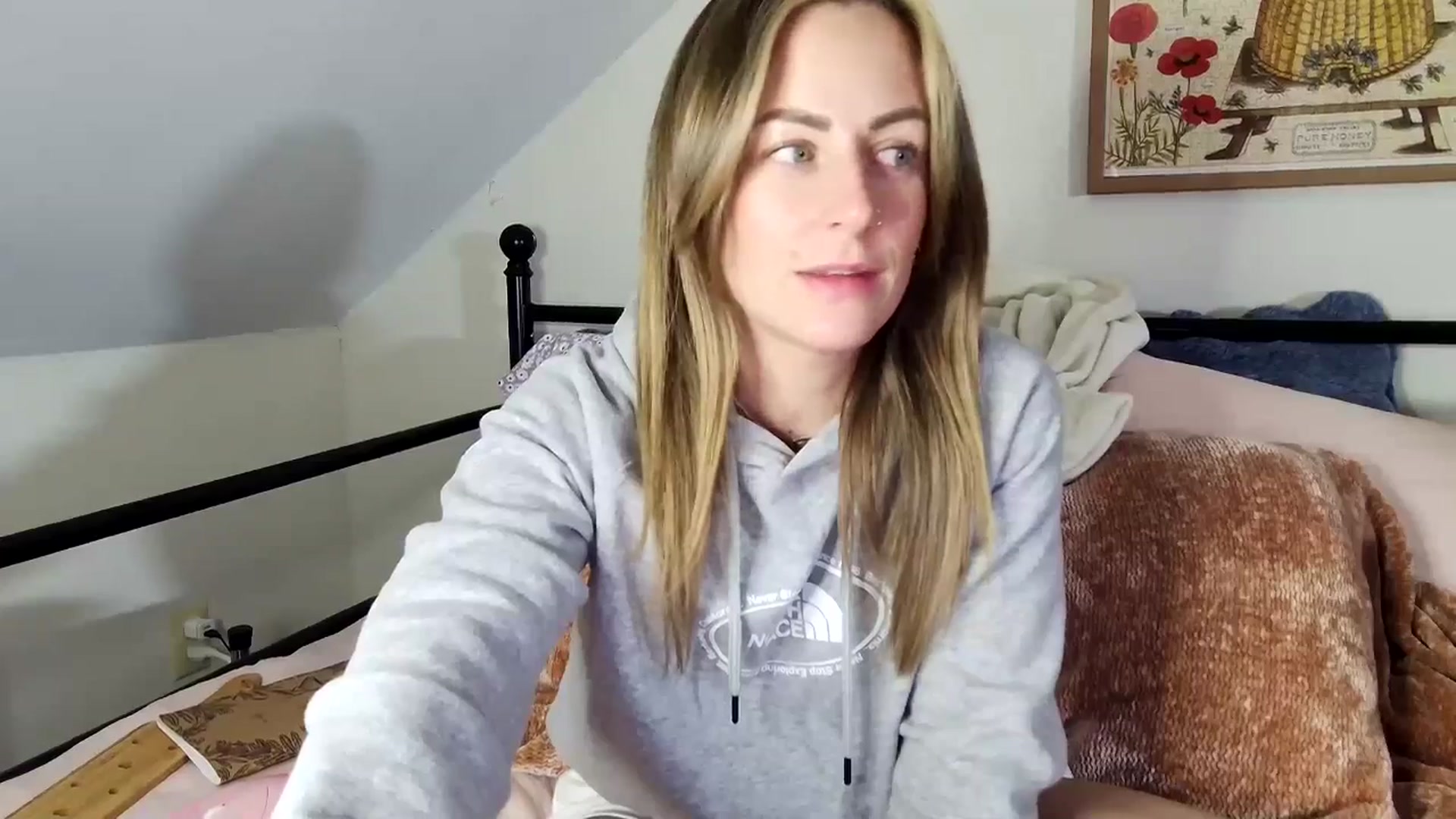 Gallery image thumbnail from Lena_bee's myfreecams stream on, 01/14/2025, 05:16 image 4 of 20