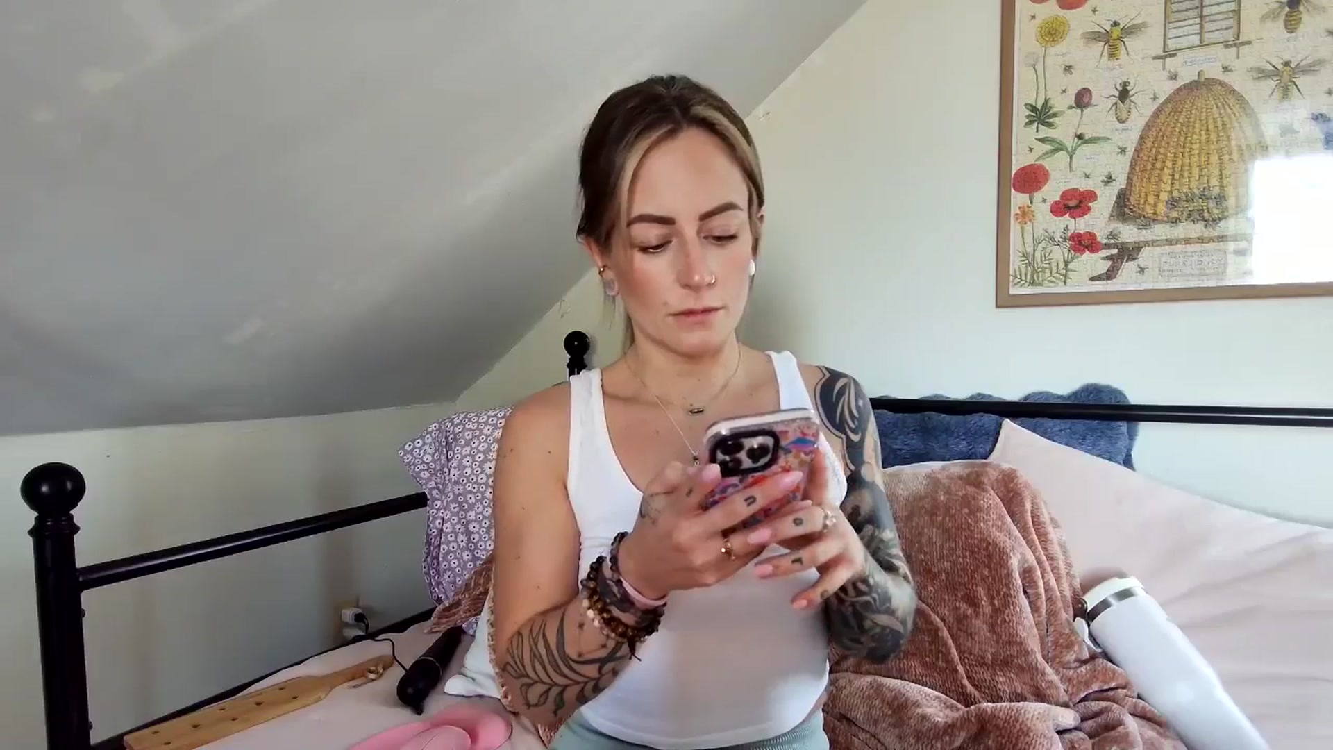 Gallery image thumbnail from Lena_bee's myfreecams stream on, 01/14/2025, 19:44 image 8 of 20