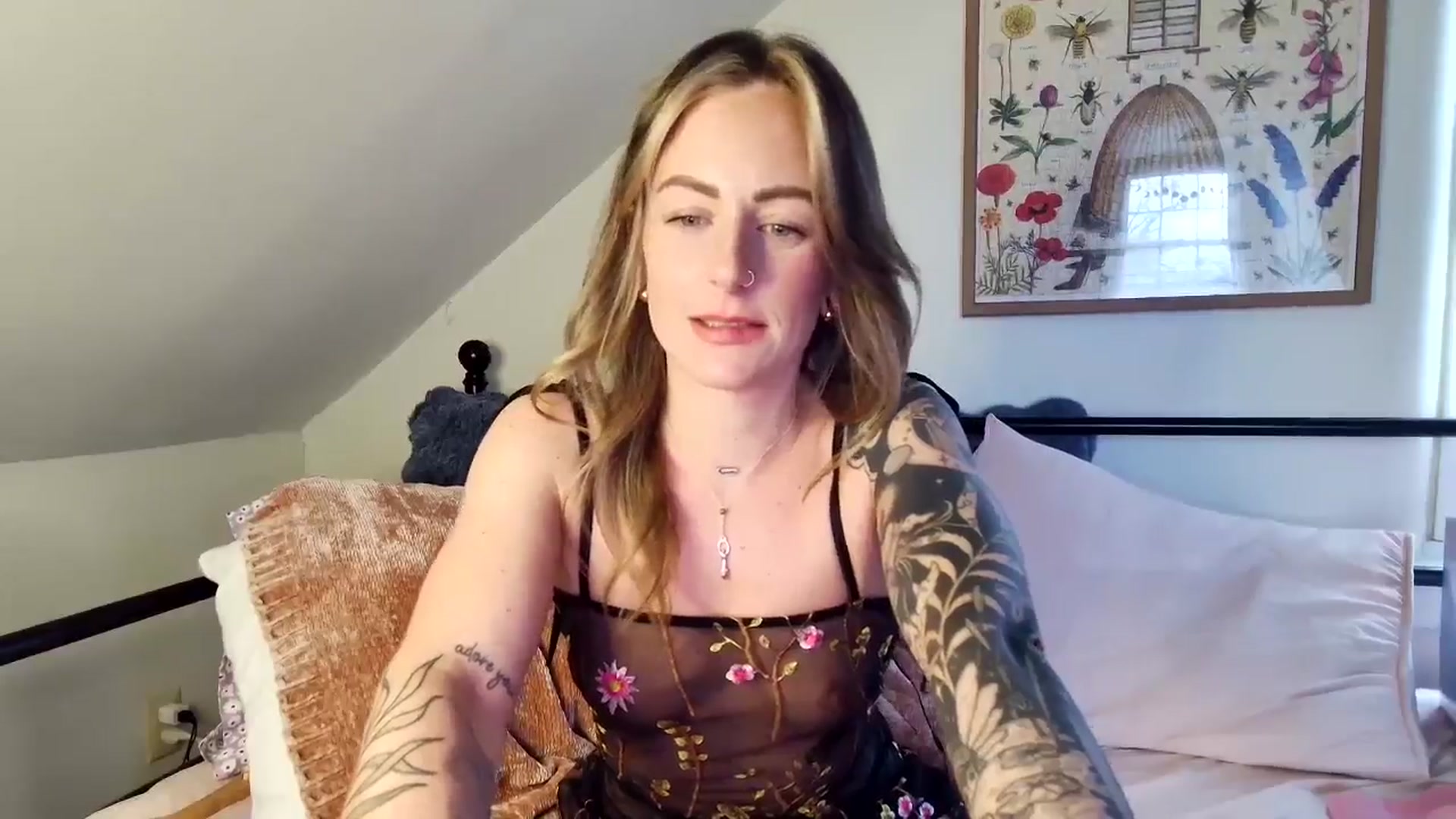 Gallery image thumbnail from Lena_bee's myfreecams stream on, 01/18/2025, 20:37 image 5 of 20