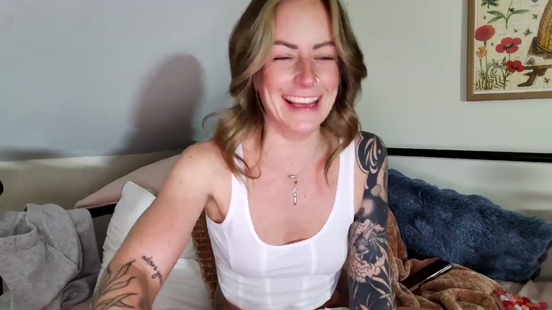 Gallery image thumbnail from Lena_bee's myfreecams stream on, 01/26/2025, 01:10 image 14 of 20
