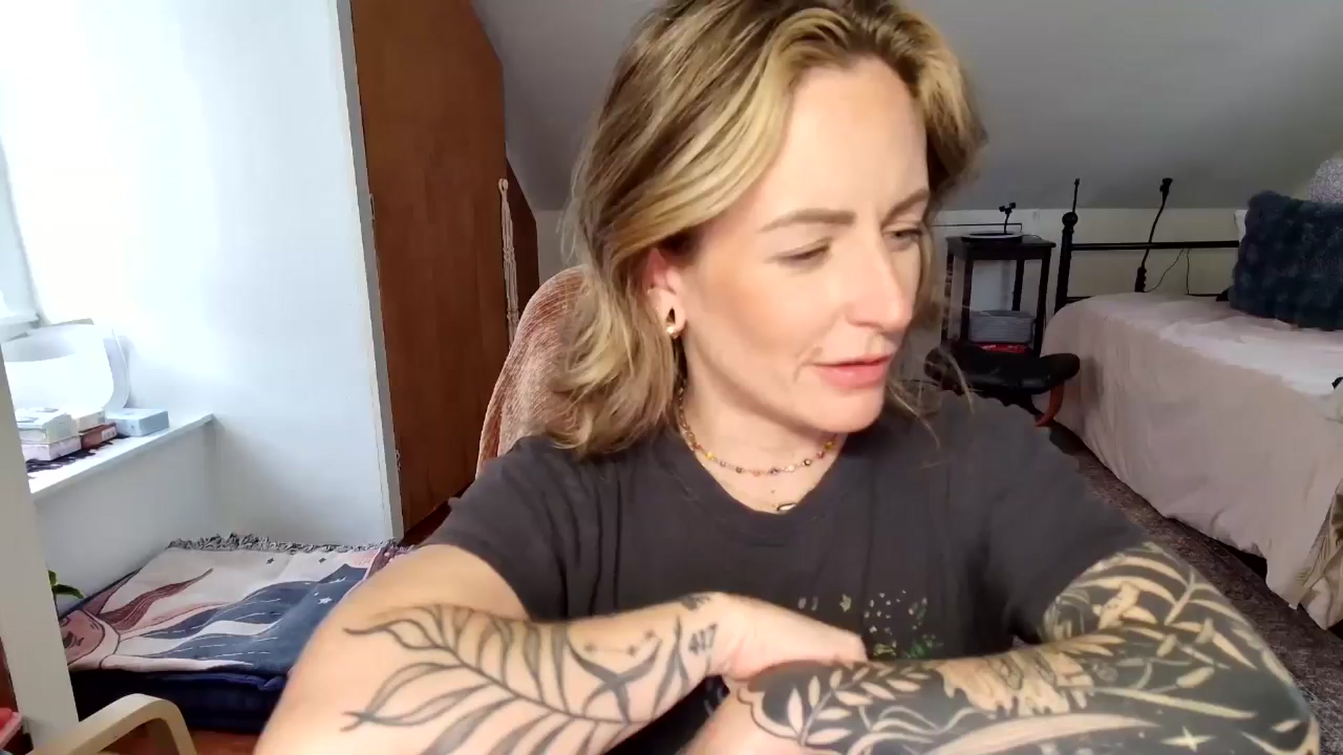 Gallery image thumbnail from Lena_bee's myfreecams stream on, 02/03/2025, 19:45 image 1 of 20