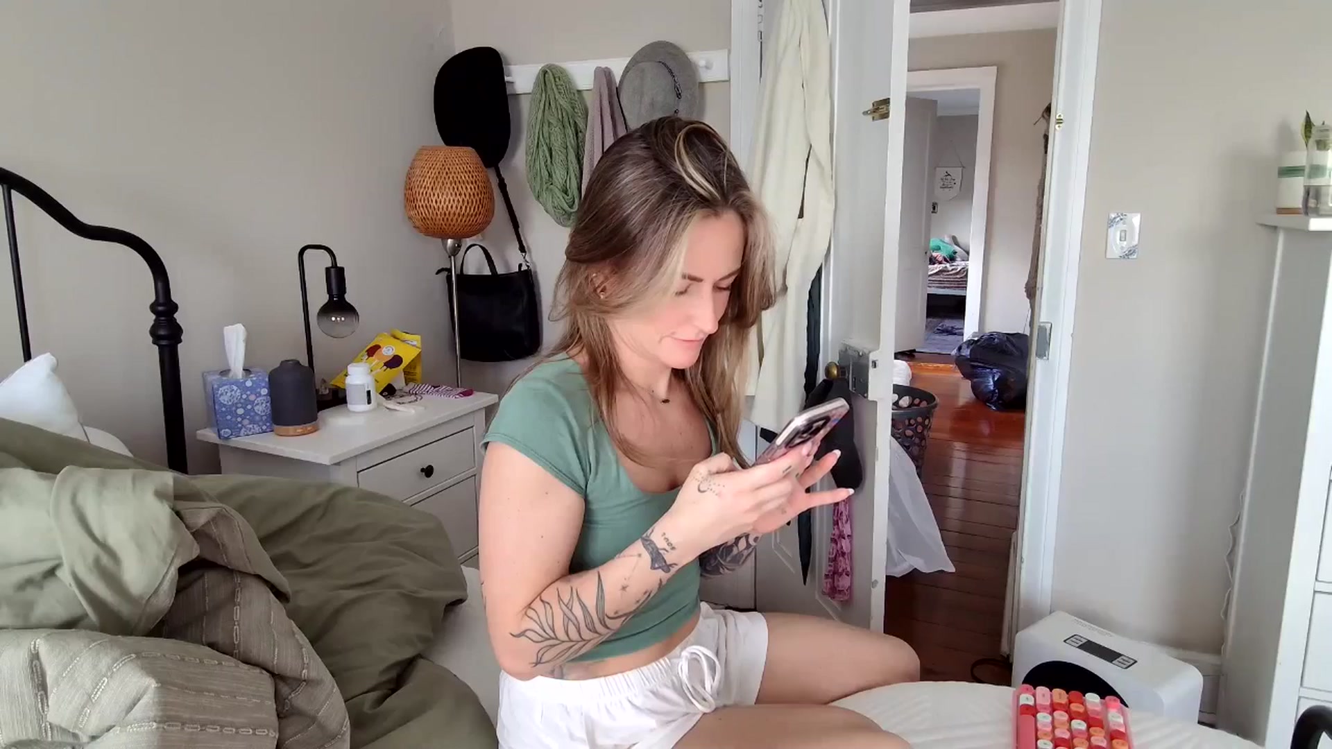 Gallery image thumbnail from Lena_bee's myfreecams stream on, 02/10/2025, 19:07 image 20 of 20