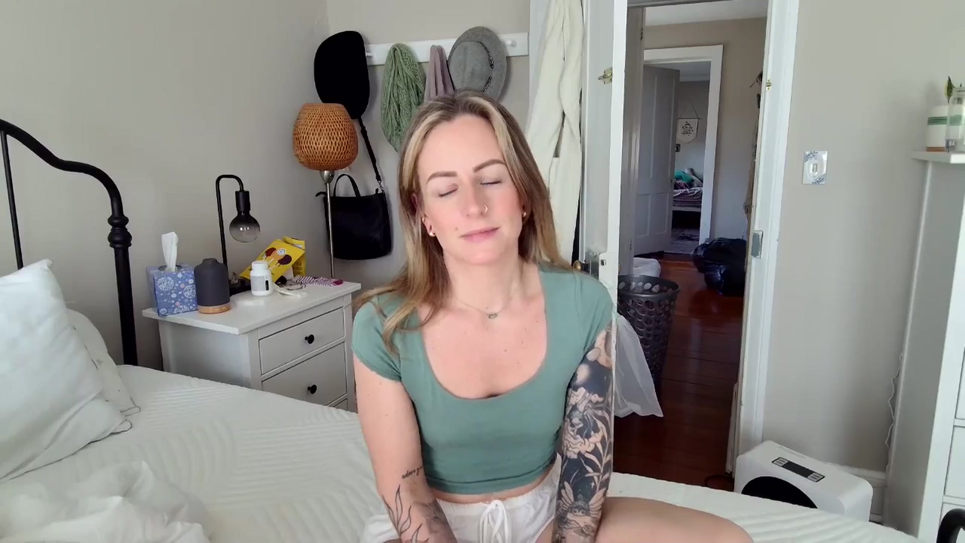 Gallery image thumbnail from Lena_bee's myfreecams stream on, 02/10/2025, 19:58 image 10 of 20