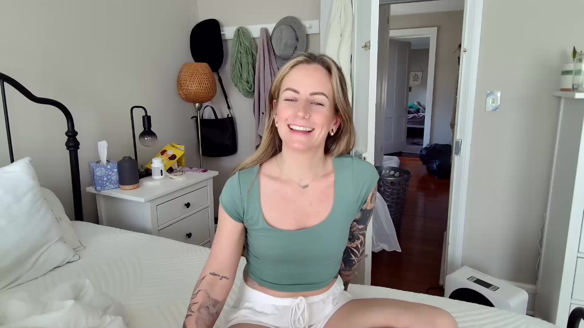 Gallery image thumbnail from Lena_bee's myfreecams stream on, 02/10/2025, 19:58 image 9 of 20