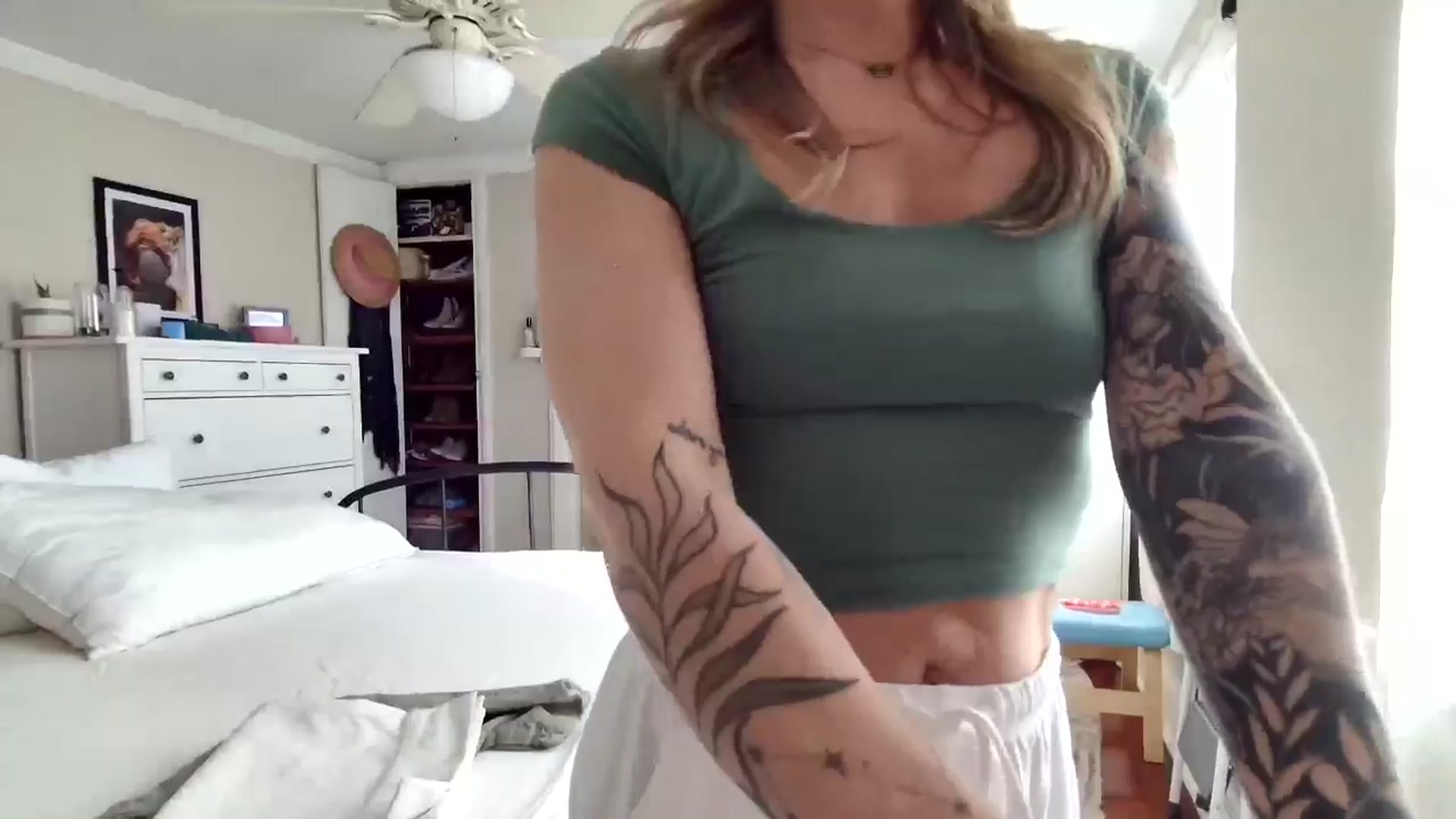 Gallery image thumbnail from Lena_bee's myfreecams stream on, 02/10/2025, 19:58 image 18 of 20