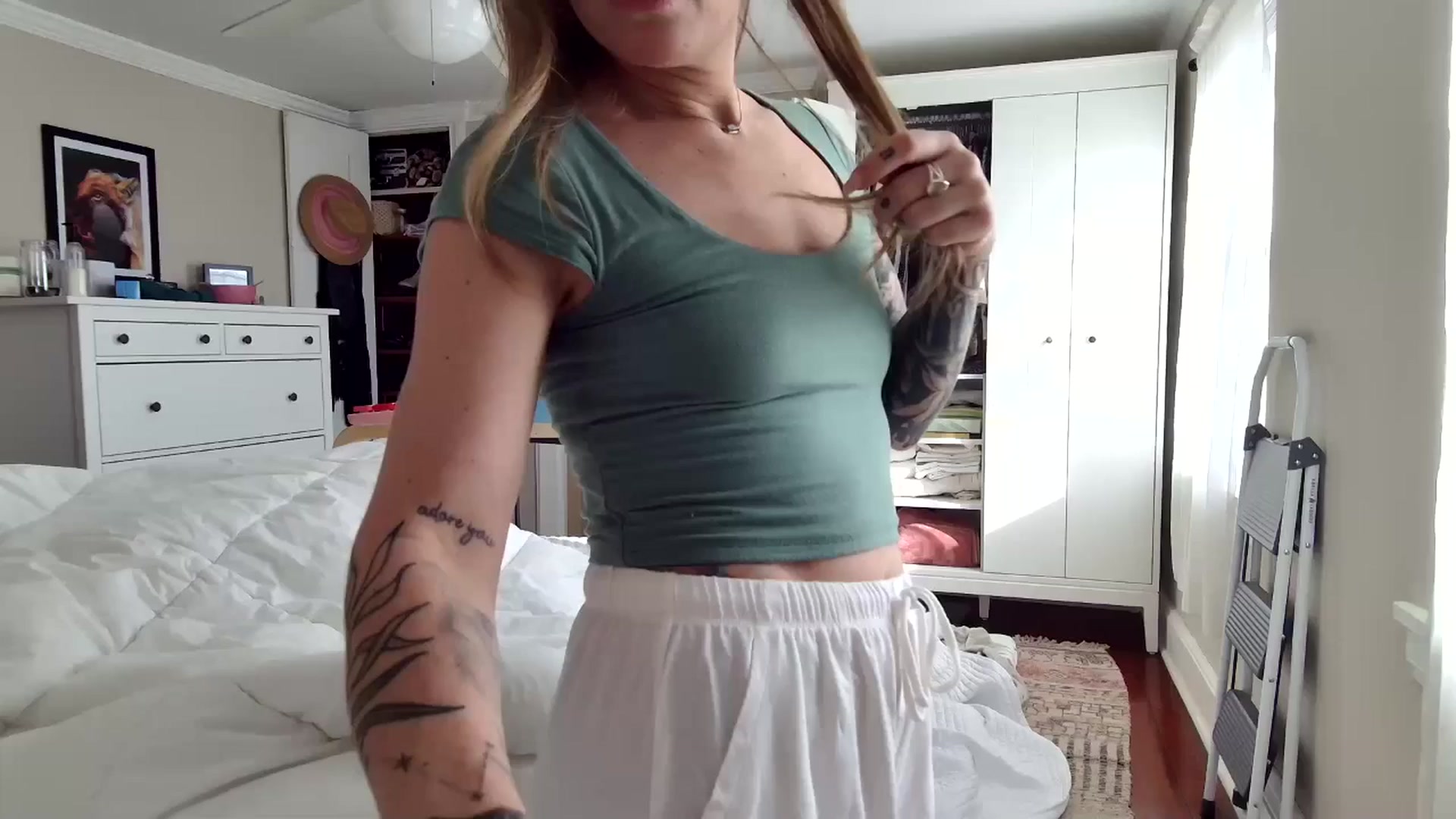 Gallery image thumbnail from Lena_bee's myfreecams stream on, 02/10/2025, 19:58 image 15 of 20