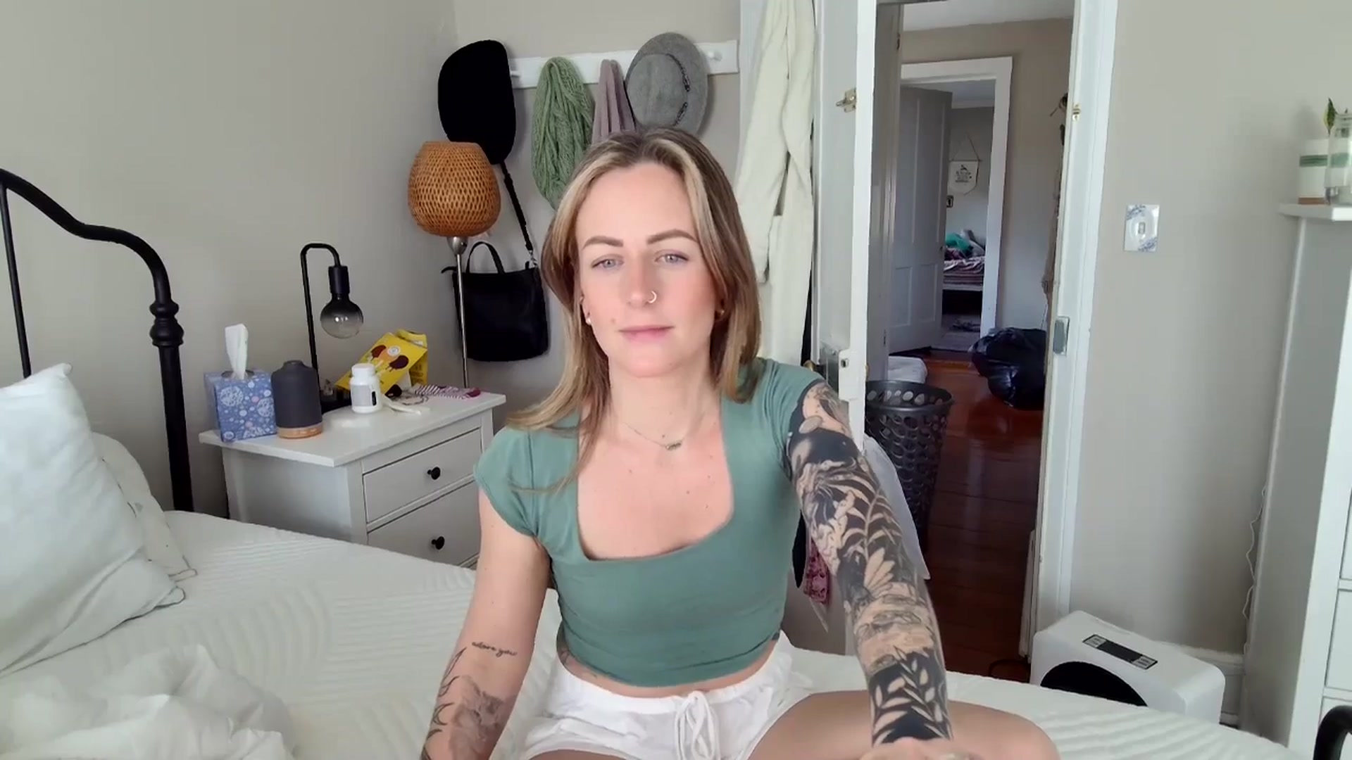 Gallery image thumbnail from Lena_bee's myfreecams stream on, 02/10/2025, 19:58 image 12 of 20