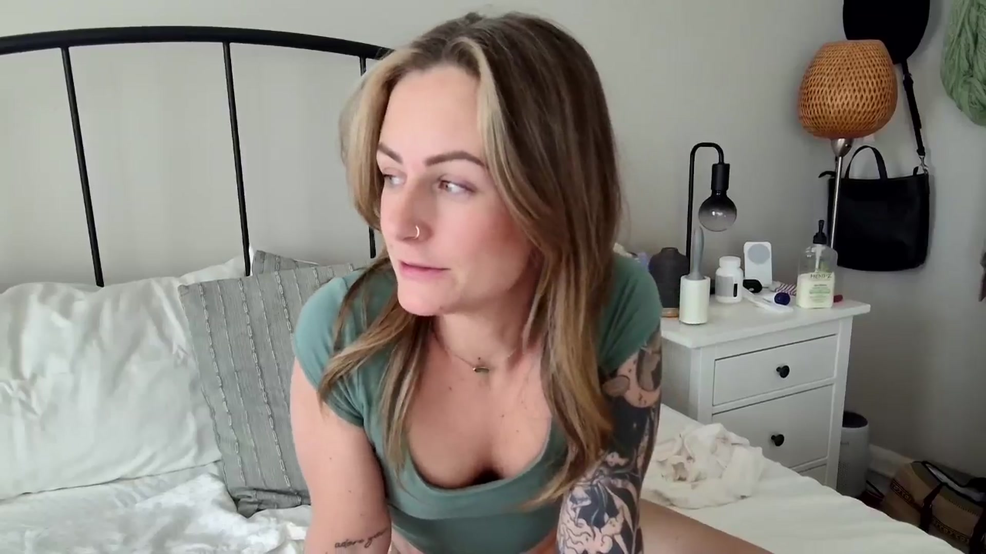 Gallery image thumbnail from Lena_bee's myfreecams stream on, 02/10/2025, 20:47 image 20 of 20
