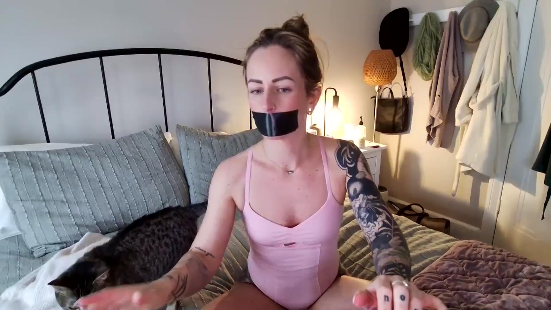 Gallery image thumbnail from Lena_bee's myfreecams stream on, 02/11/2025, 20:11 image 15 of 20