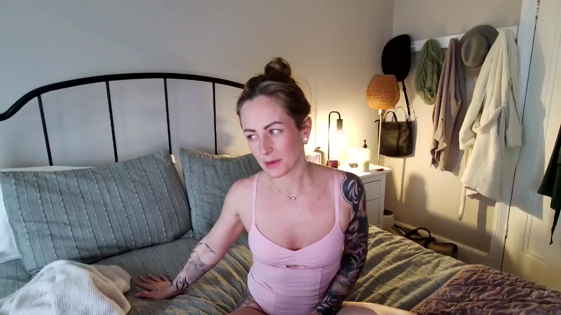 Gallery image thumbnail from Lena_bee's myfreecams stream on, 02/11/2025, 20:50 image 8 of 20