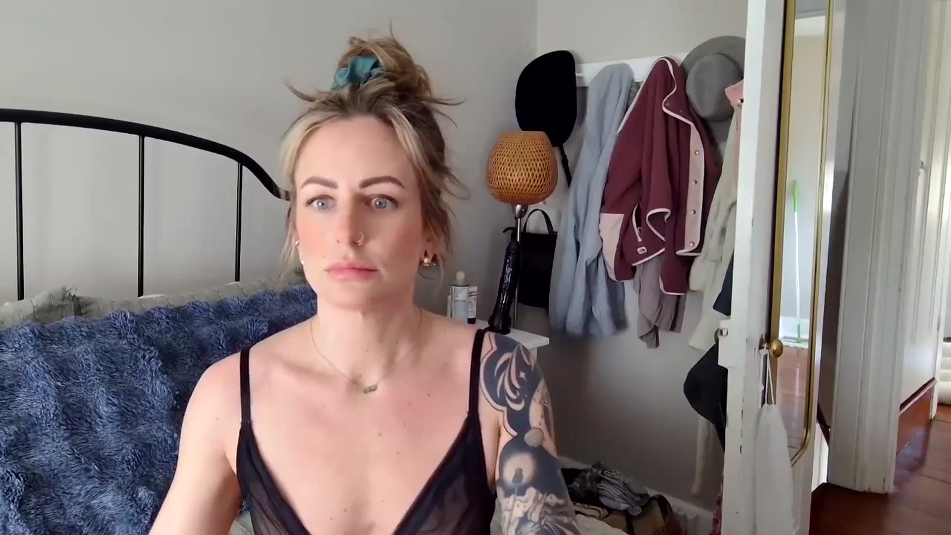 Gallery image thumbnail from Lena_bee's myfreecams stream on, 02/18/2025, 17:09 image 12 of 20