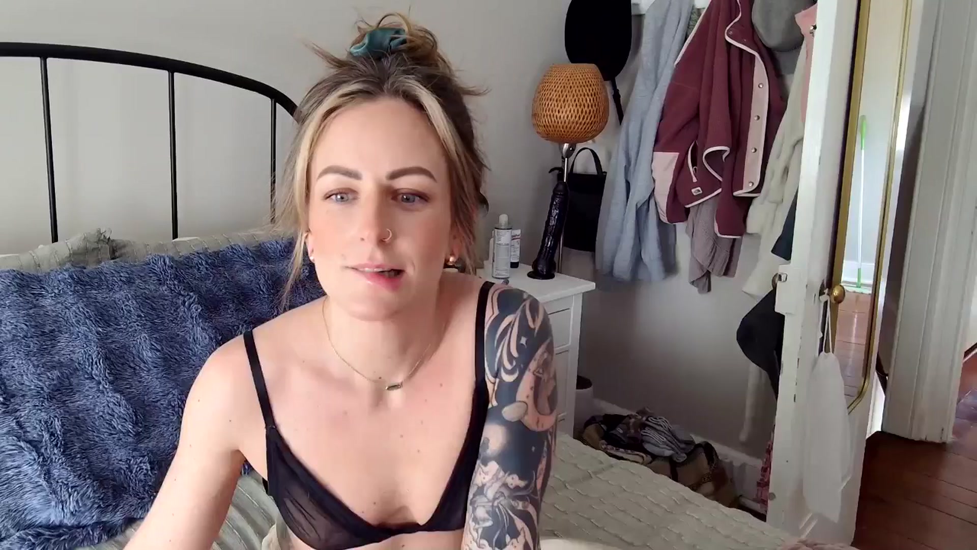 Gallery image thumbnail from Lena_bee's myfreecams stream on, 02/18/2025, 17:09 image 20 of 20