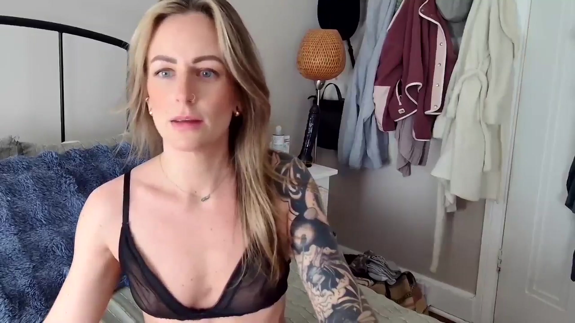 Gallery image thumbnail from Lena_bee's myfreecams stream on, 02/18/2025, 17:09 image 8 of 20