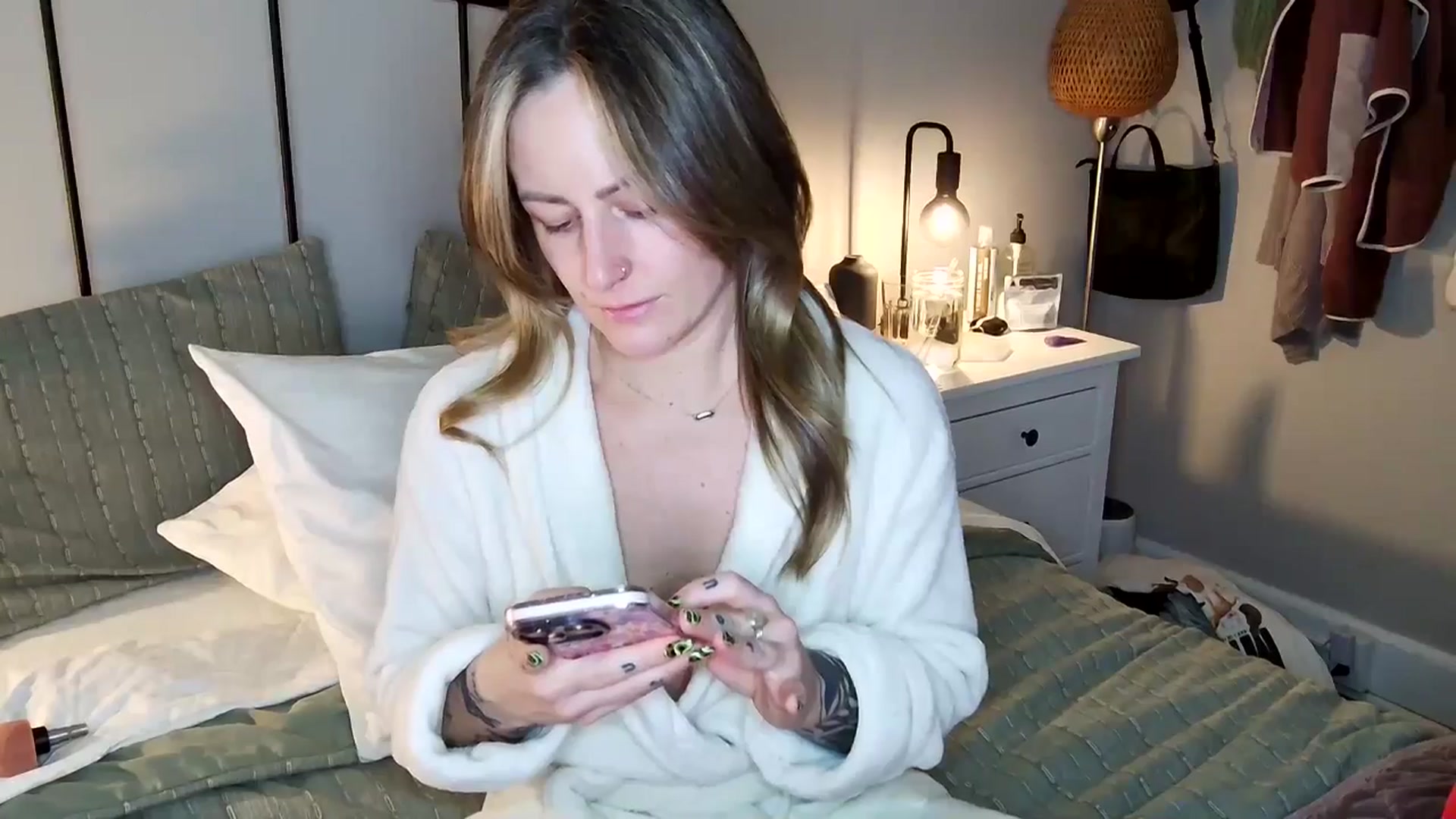 Gallery image thumbnail from Lena_bee's myfreecams stream on, 02/22/2025, 03:49 image 6 of 20