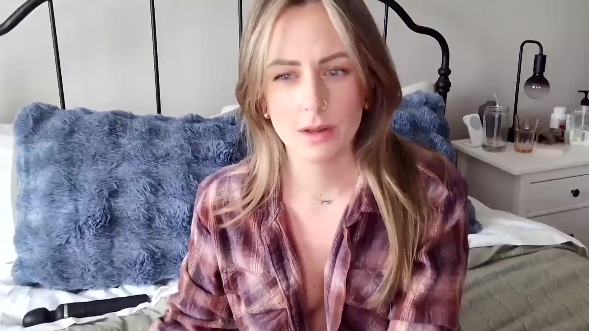Gallery image thumbnail from Lena_bee's myfreecams stream on, 02/22/2025, 22:12 image 3 of 20