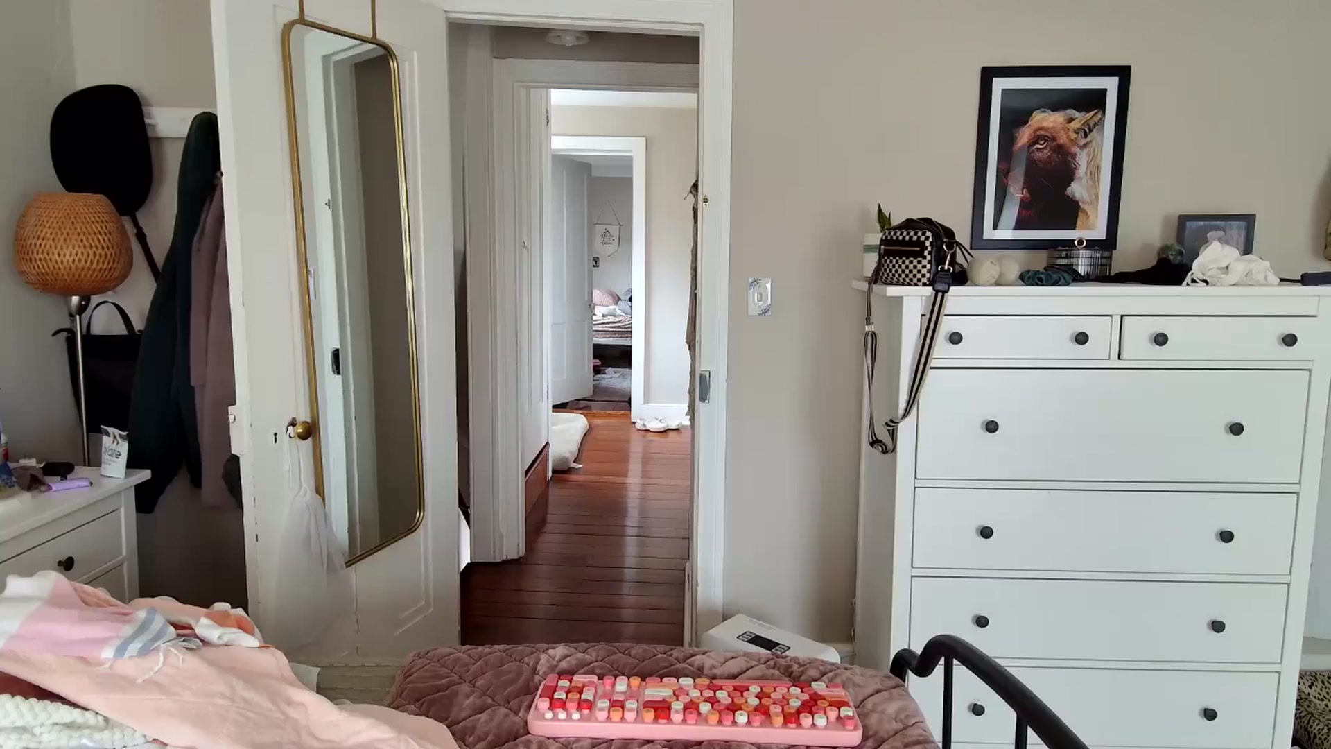 Gallery image thumbnail from Lena_bee's myfreecams stream on, 02/25/2025, 18:16 image 6 of 20