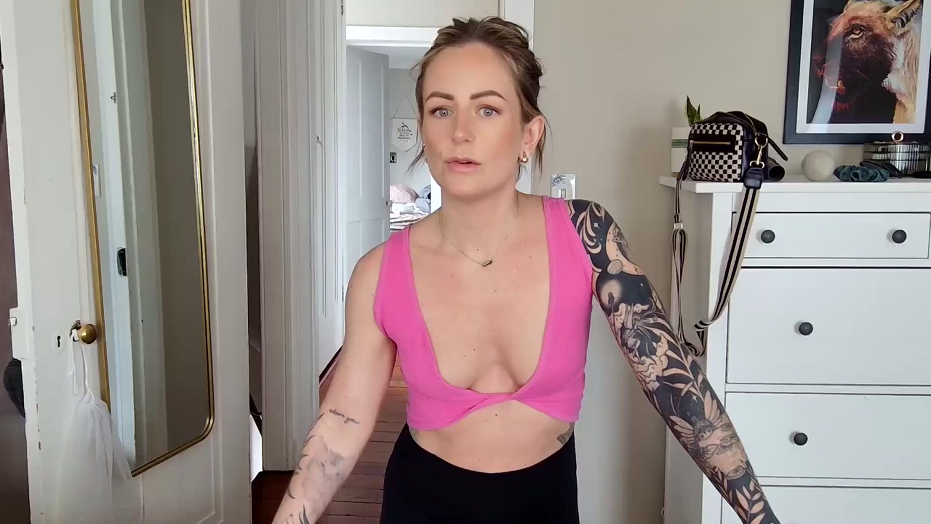 Gallery image thumbnail from Lena_bee's myfreecams stream on, 02/25/2025, 18:16 image 2 of 20