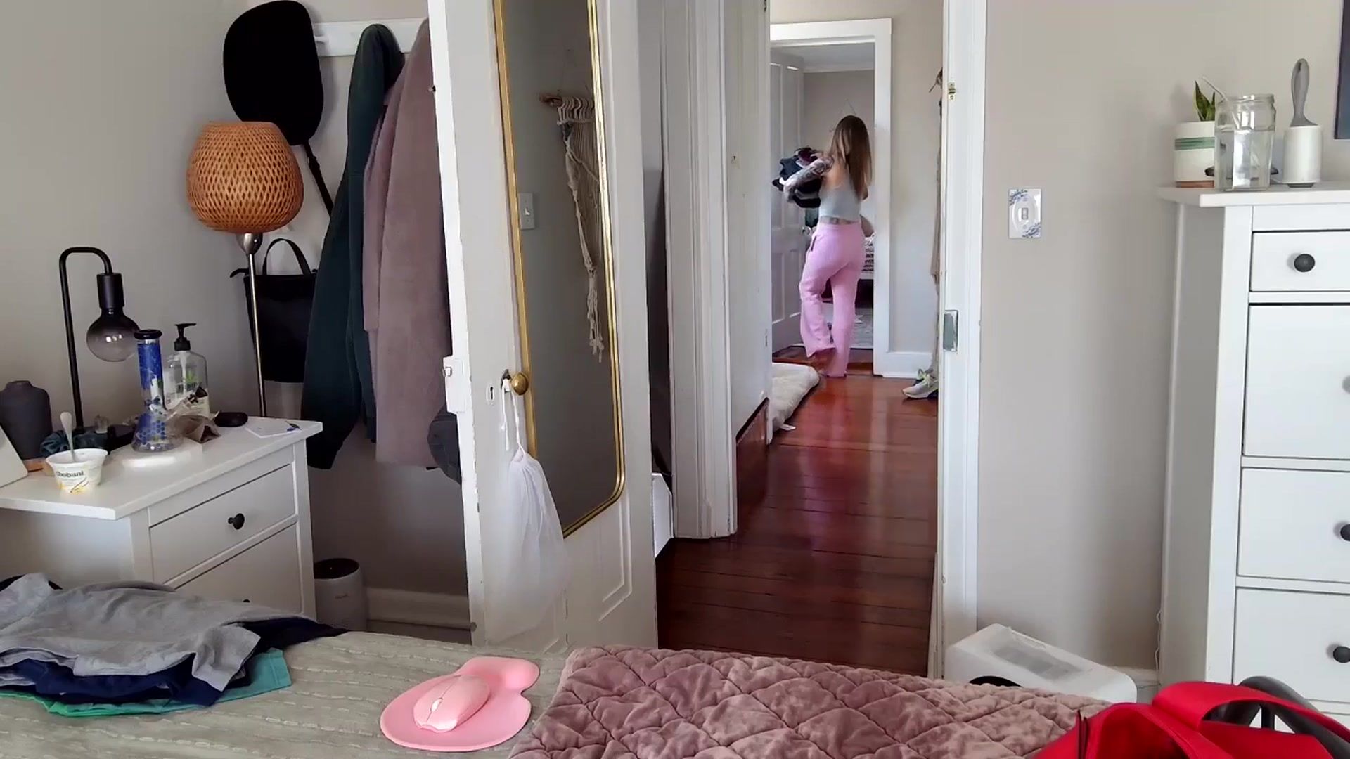 Gallery image thumbnail from Lena_bee's myfreecams stream on, 02/26/2025, 19:29 image 15 of 20
