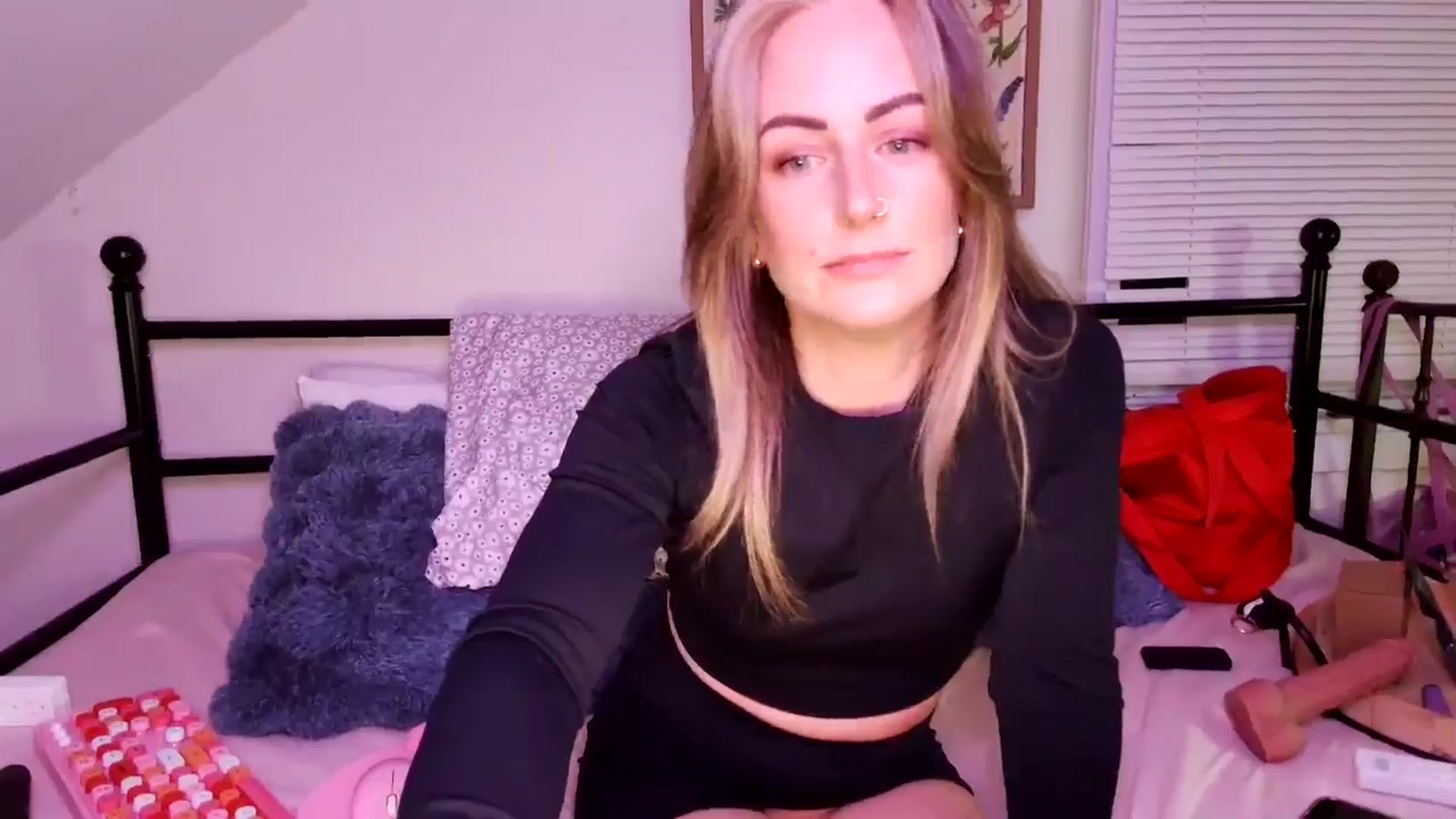 Gallery image thumbnail from Lena_bee's myfreecams stream on, 02/28/2025, 02:32 image 16 of 20