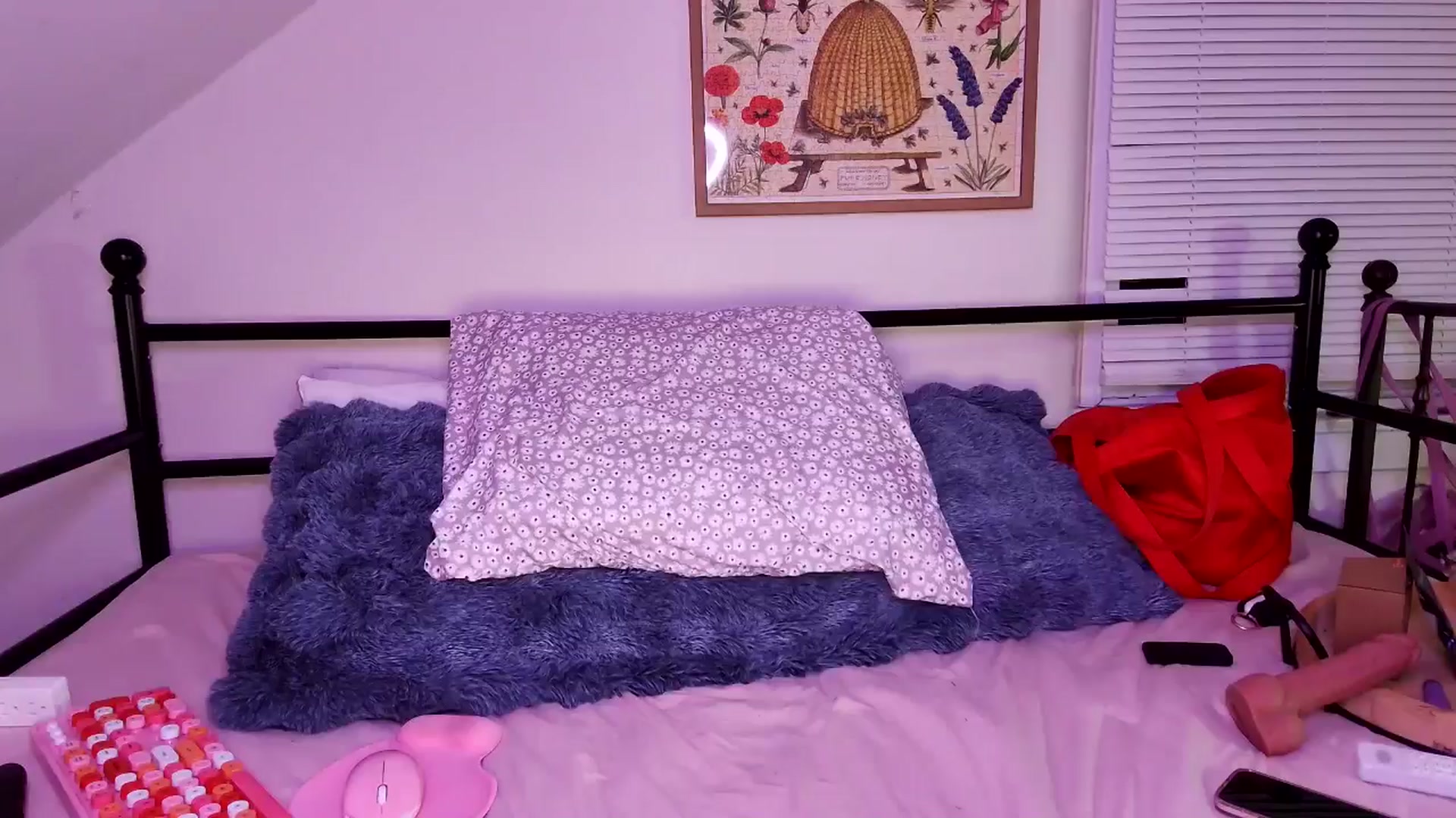 Gallery image thumbnail from Lena_bee's myfreecams stream on, 02/28/2025, 02:32 image 17 of 20