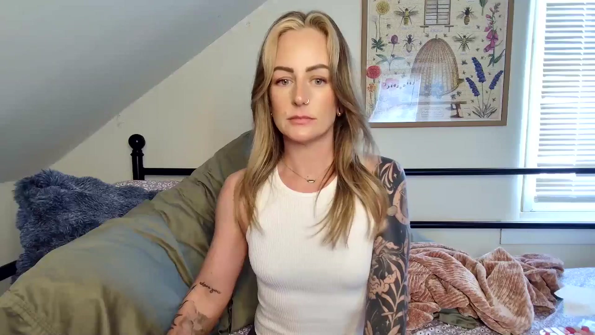 Gallery image thumbnail from Lena_bee's myfreecams stream on, 03/10/2025, 17:22 image 2 of 20