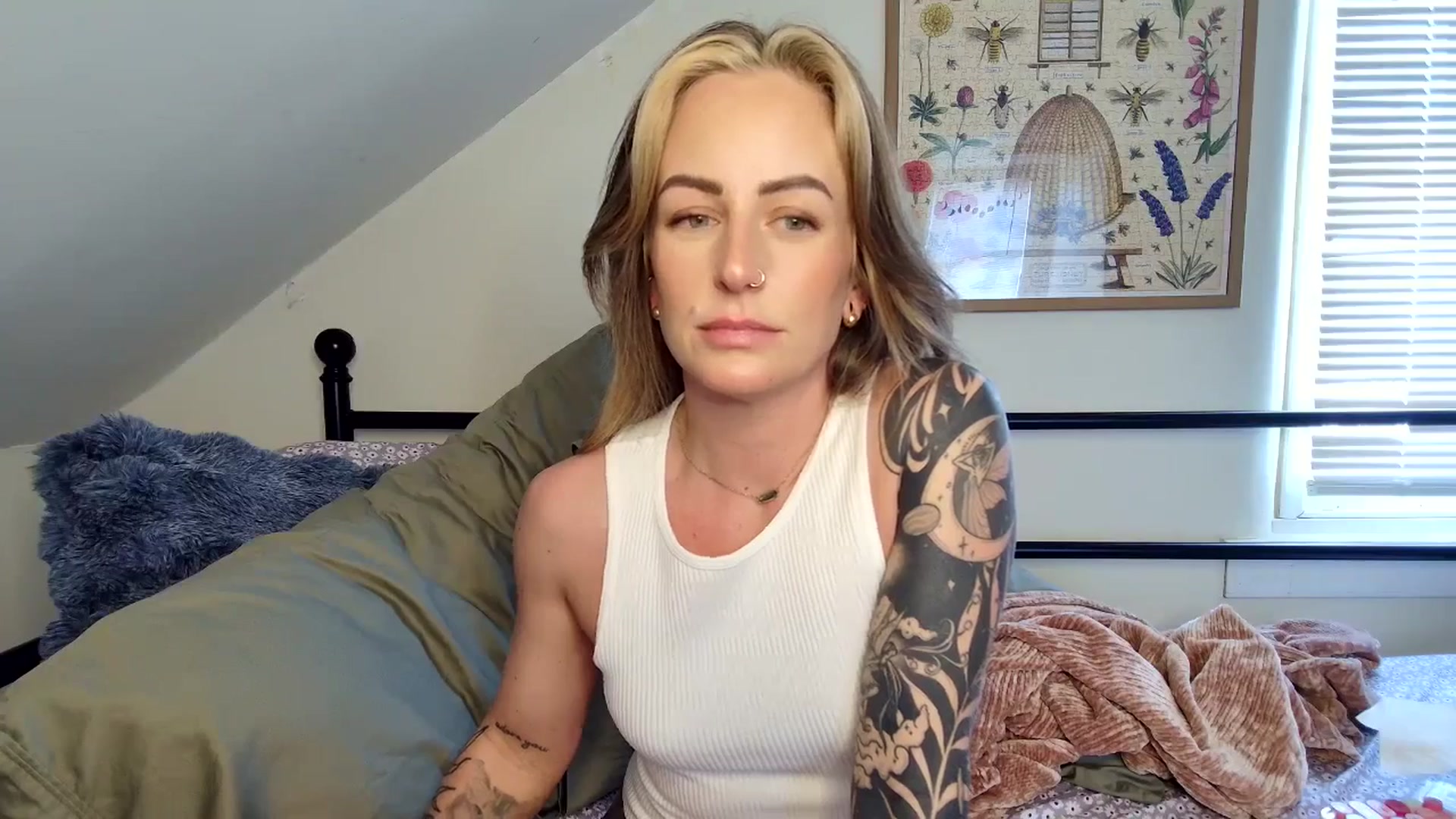 Gallery image thumbnail from Lena_bee's myfreecams stream on, 03/10/2025, 17:22 image 15 of 20