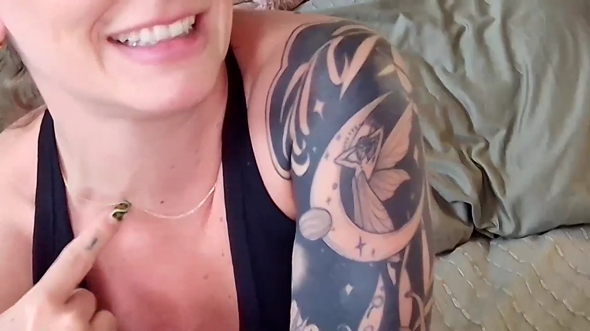 Gallery image thumbnail from Lena_bee's myfreecams stream on, 03/14/2025, 21:40 image 15 of 20