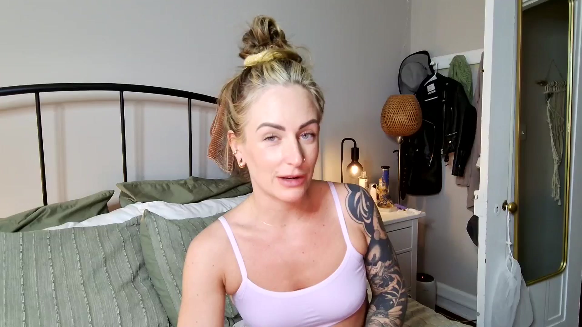 Gallery image thumbnail from Lena_bee's myfreecams stream on, 03/23/2025, 03:24 image 1 of 20
