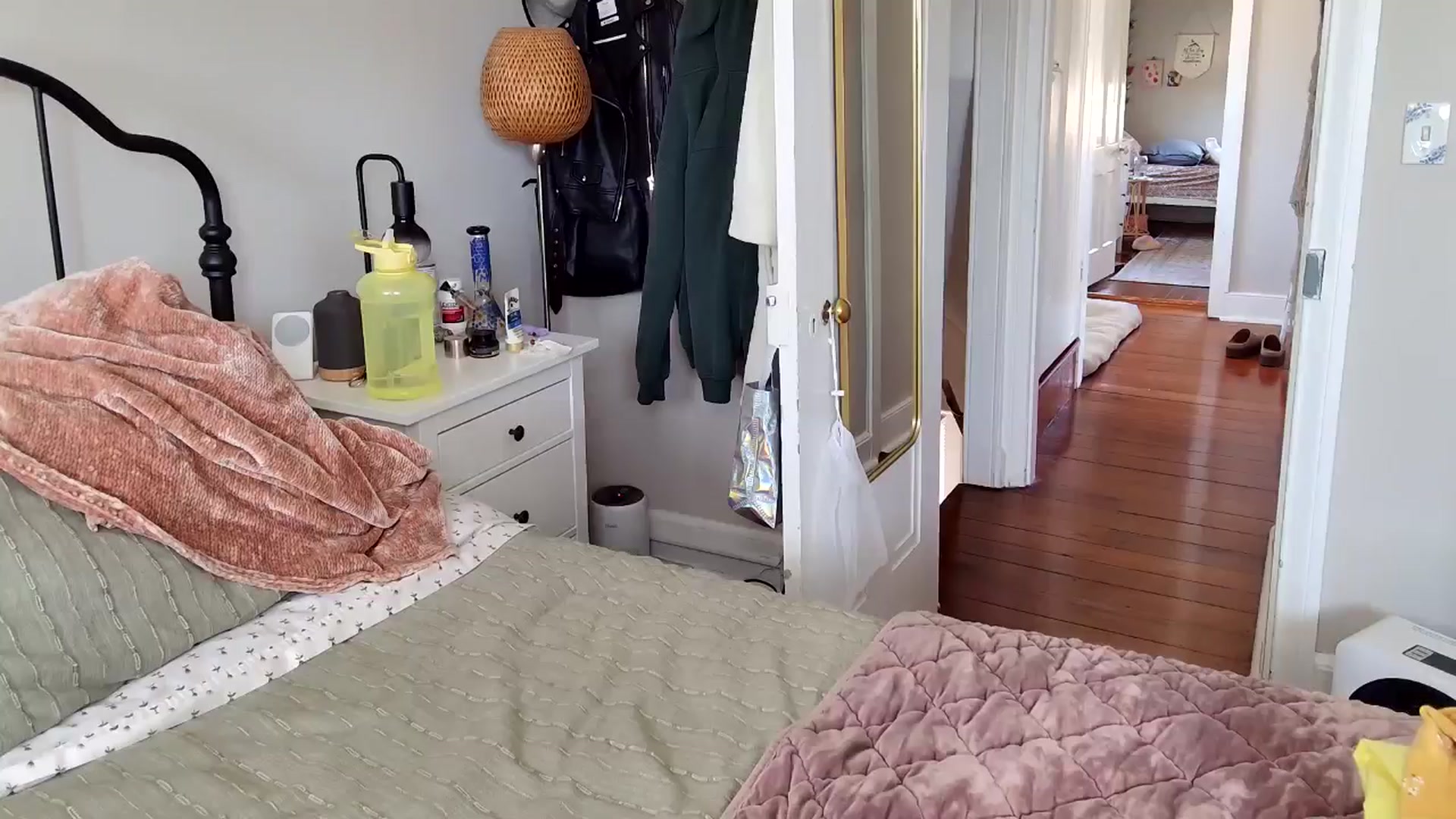 Gallery image thumbnail from Lena_bee's myfreecams stream on, 03/25/2025, 18:39 image 8 of 20